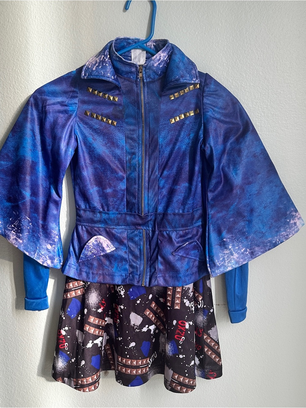 Disney Descendants Evie costume – Child Medium 8-10.